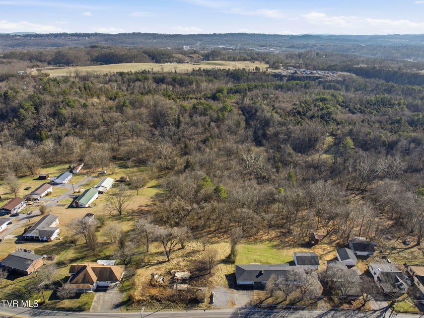 Photo #4: 1515 Bloomingdale Road