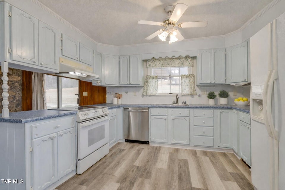 Photo #8: 2517 Sinking Creek Road