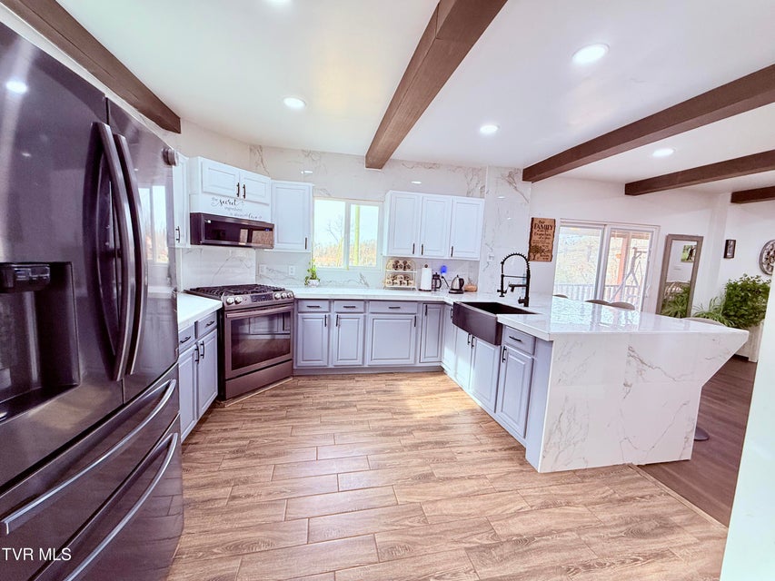 Photo #3: 119 Main Boulevard