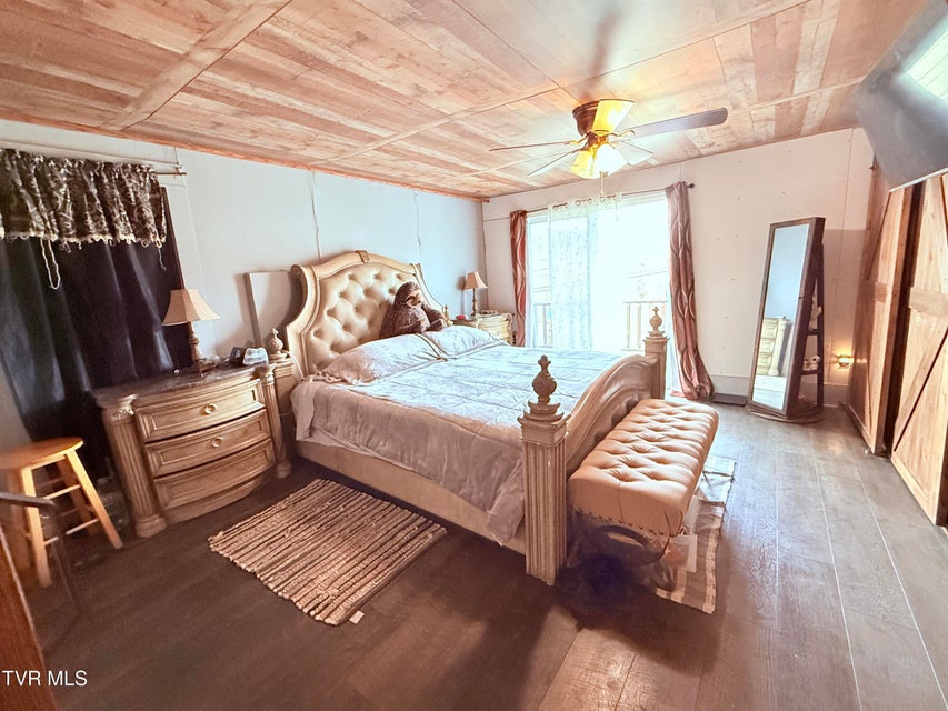 Photo #33: 119 Main Boulevard