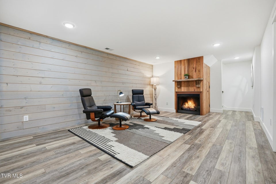 Photo #28: 707 Cherokee Street