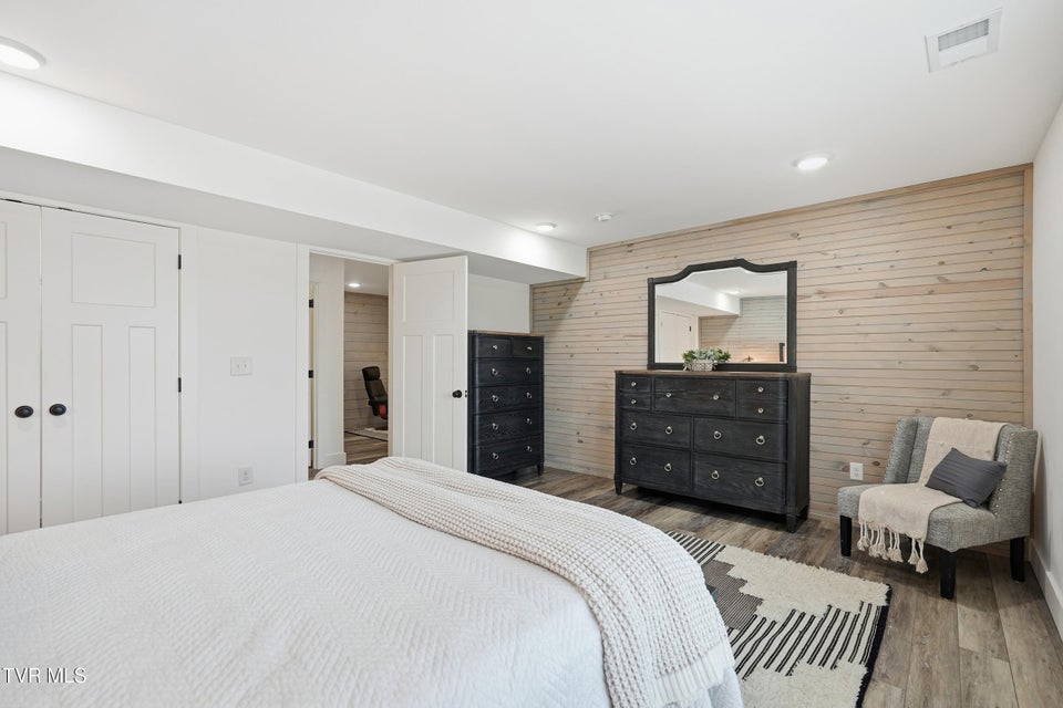 Photo #30: 707 Cherokee Street