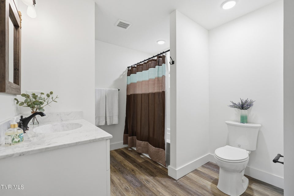 Photo #32: 707 Cherokee Street