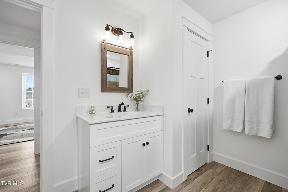 Photo #33: 707 Cherokee Street