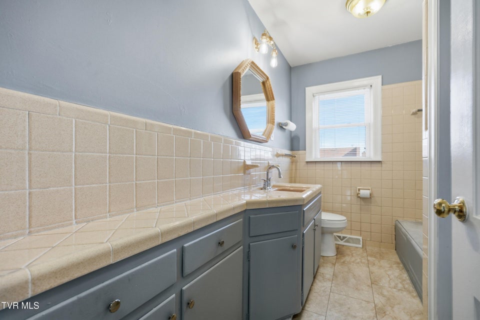 Photo #14: 1510 Bluff City Highway