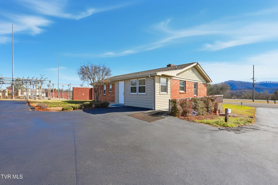 Photo #32: 1510 Bluff City Highway