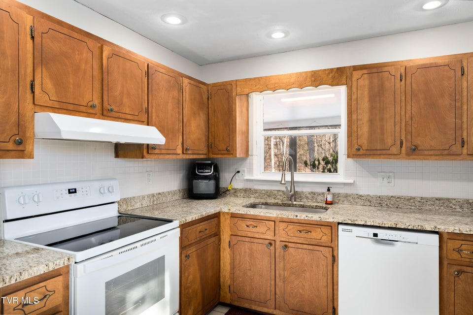 Photo #14: 108 Saratoga Circle