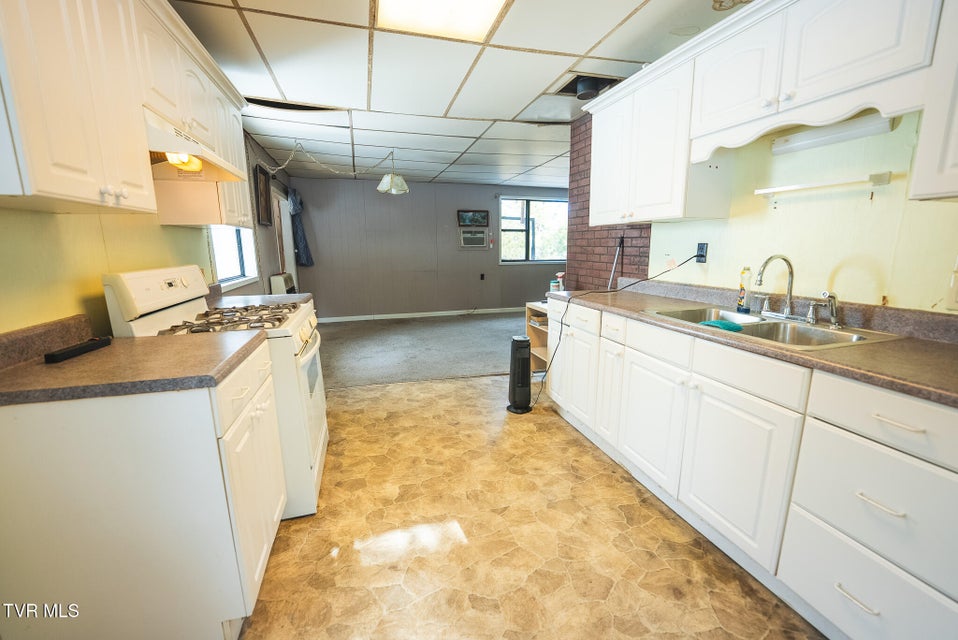 Photo #33: 170 & 158 Dalson Road