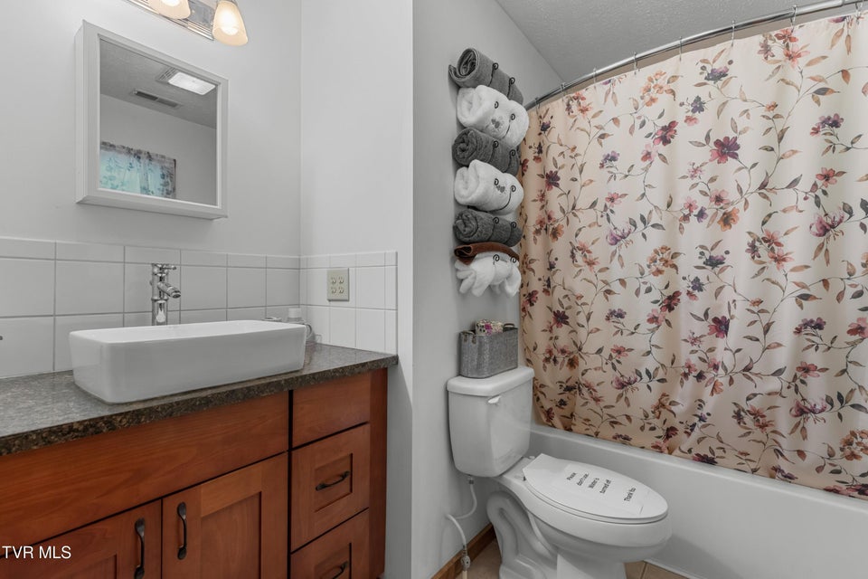 Photo #28: 236 Beech Street