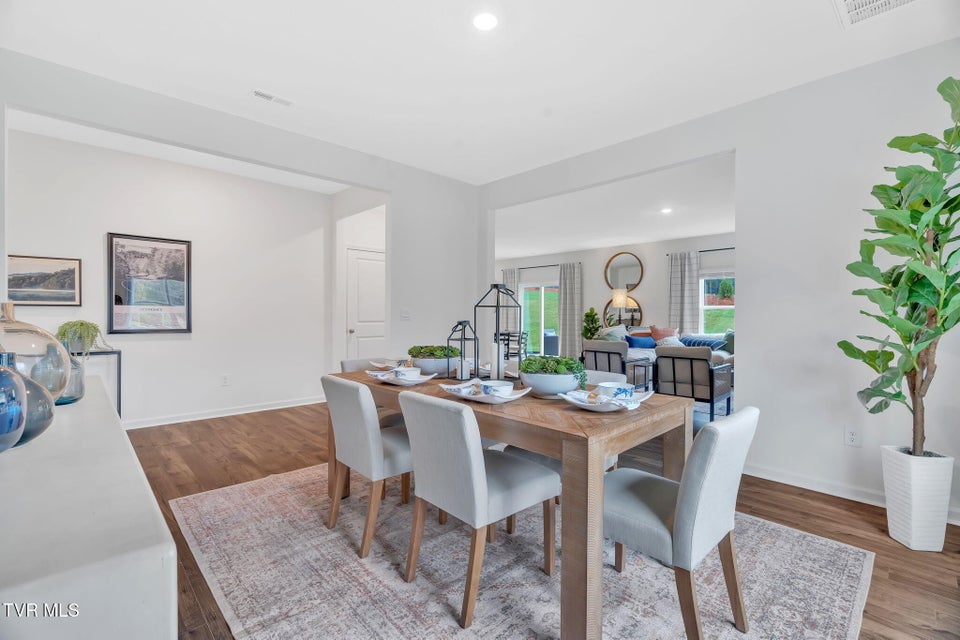 Photo #8: 215 Artist Avenue 