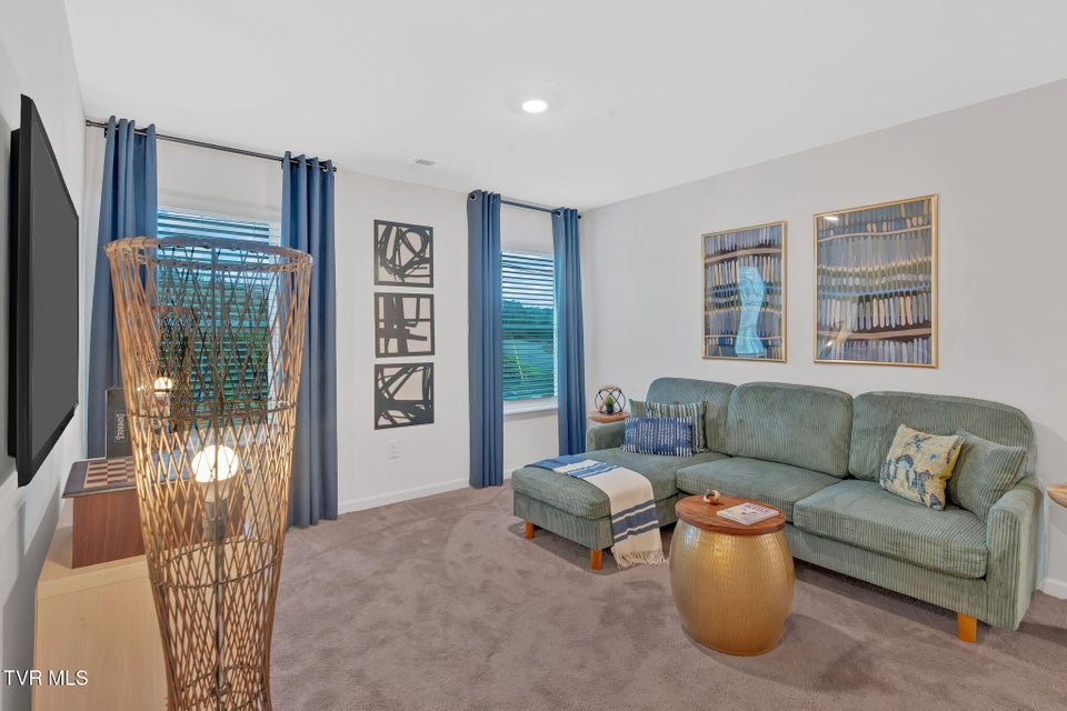 Photo #22: 215 Artist Avenue 