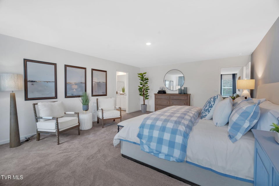 Photo #34: 215 Artist Avenue 