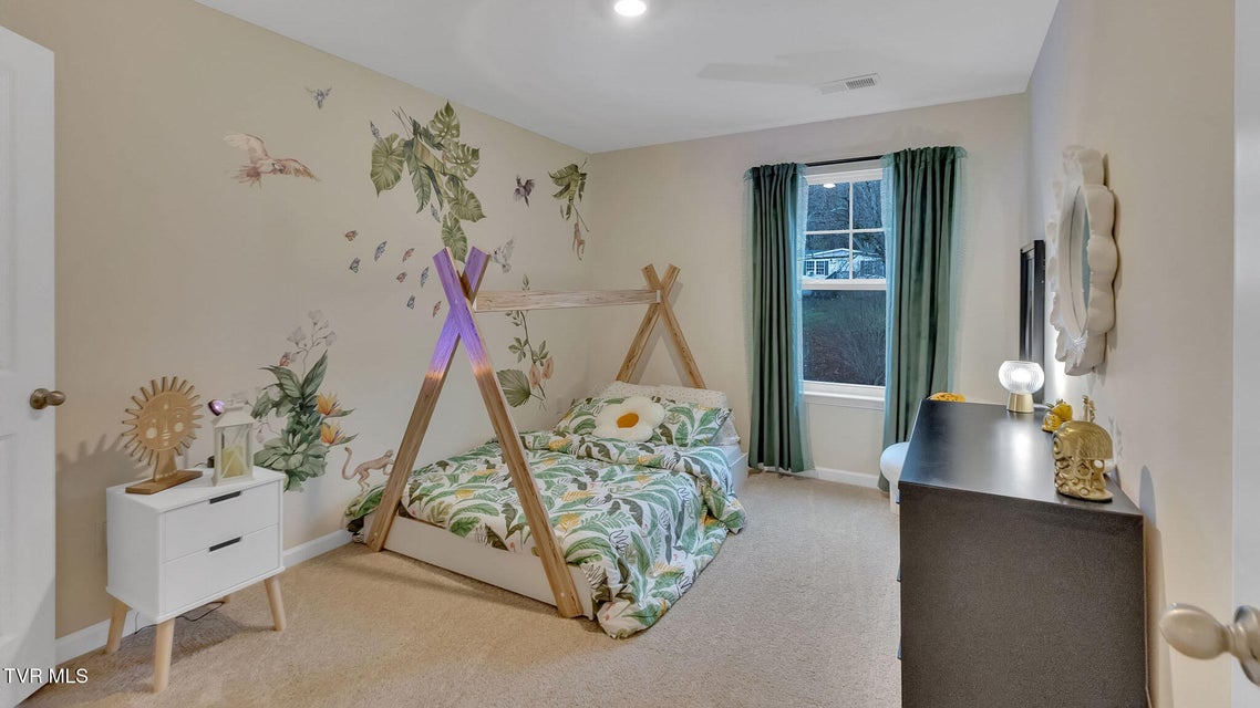 Photo #18: 213 Artist Avenue 