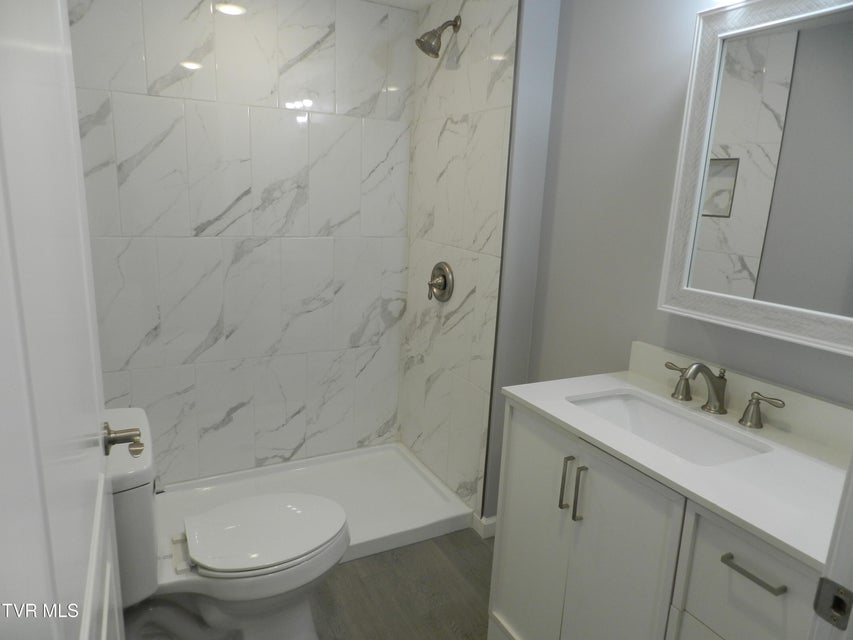 Photo #29: 460 Park Street