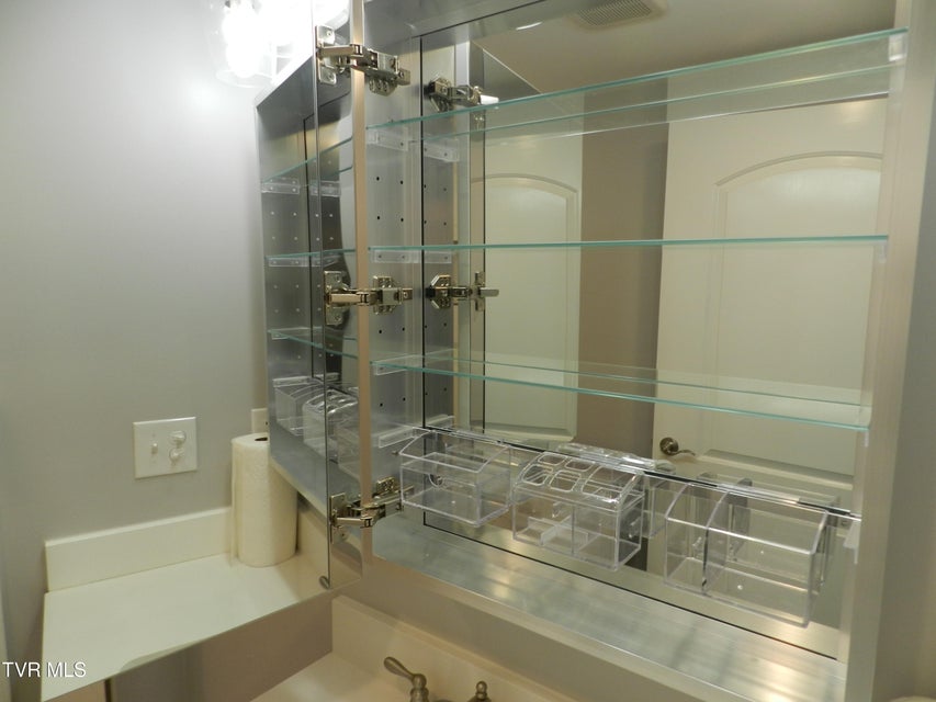 Photo #32: 460 Park Street