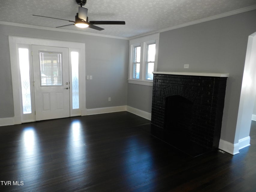 Photo #9: 460 Park Street