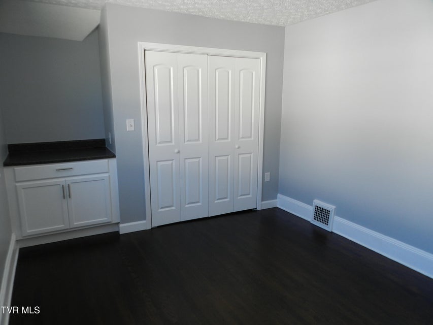 Photo #35: 460 Park Street