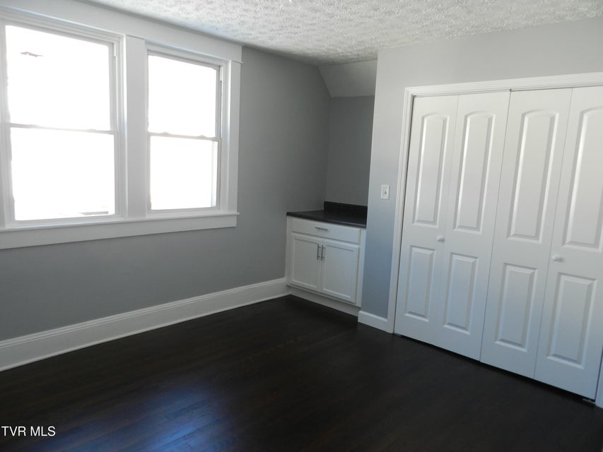 Photo #36: 460 Park Street