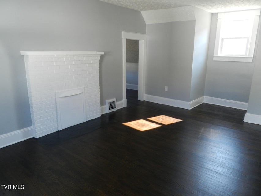 Photo #46: 460 Park Street