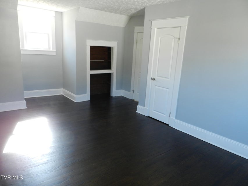 Photo #49: 460 Park Street