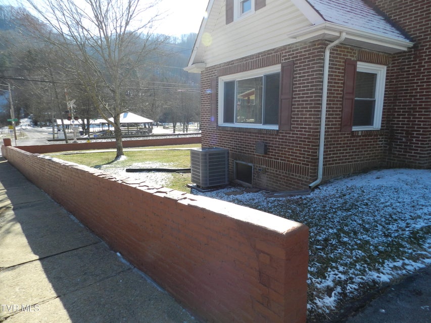 Photo #67: 460 Park Street