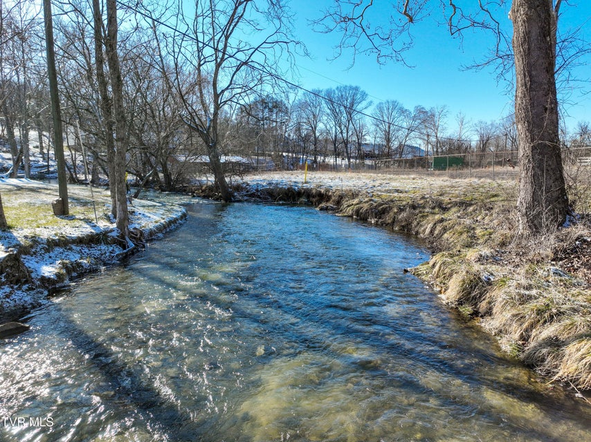 Photo #36: 160 Creekside Trail
