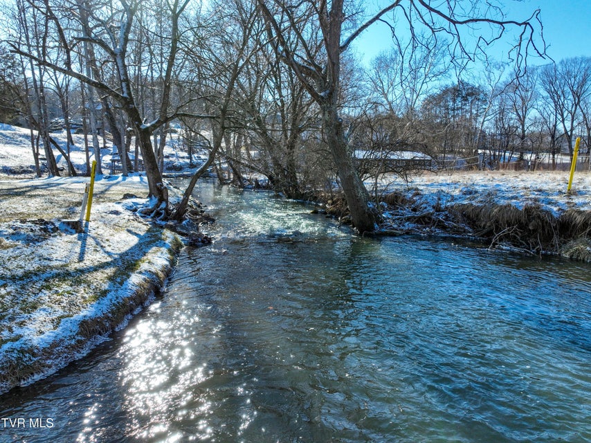 Photo #37: 160 Creekside Trail