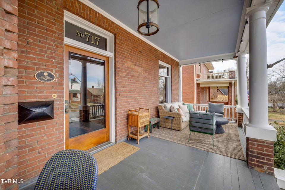 Photo #3: 717 Pine Street