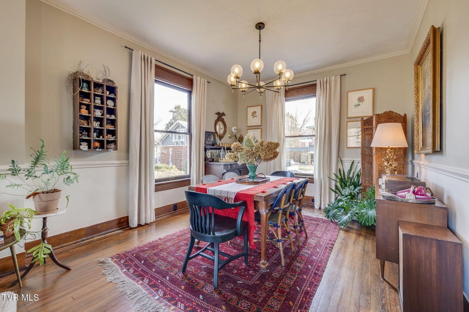 Photo #9: 717 Pine Street