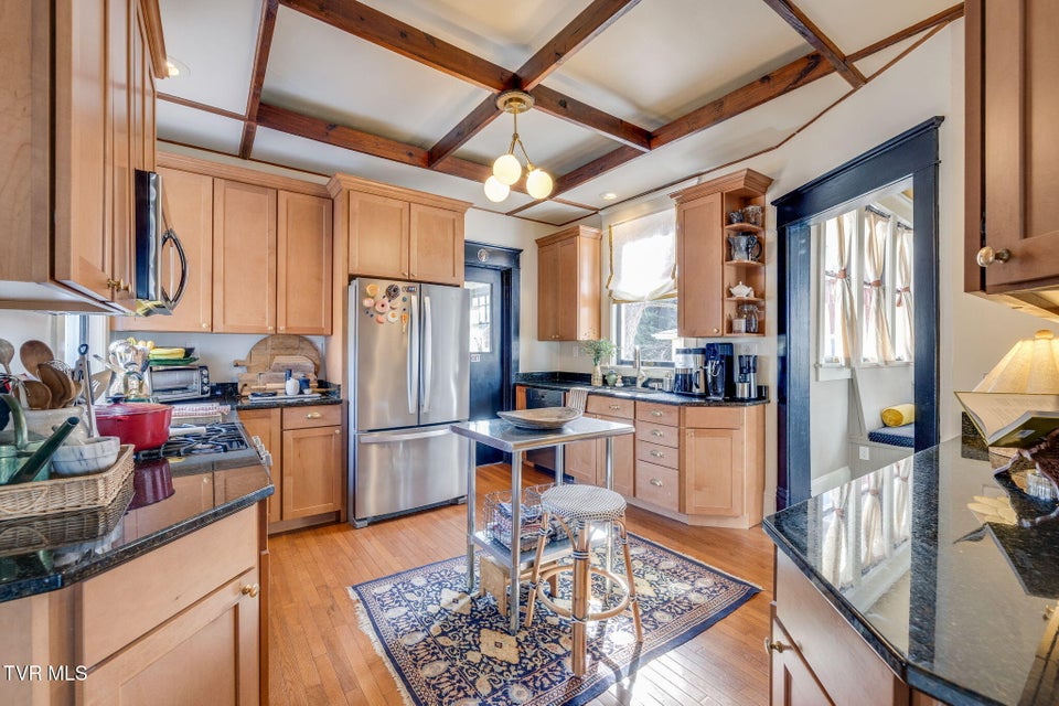 Photo #15: 717 Pine Street