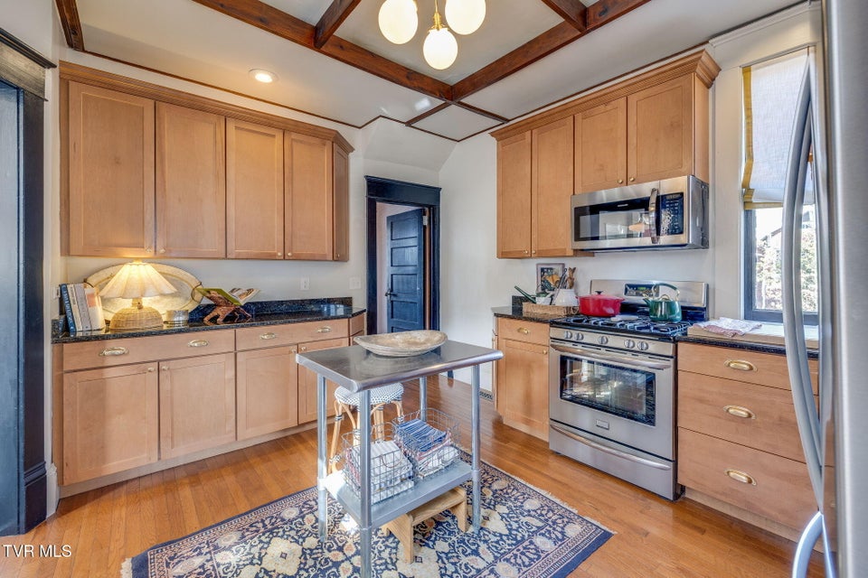 Photo #17: 717 Pine Street