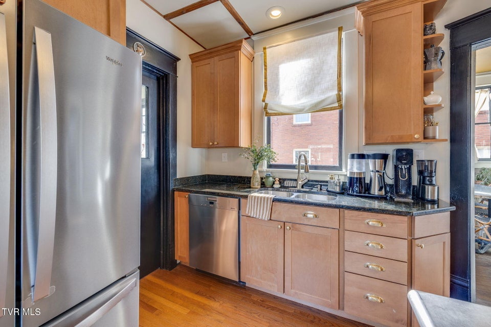 Photo #18: 717 Pine Street