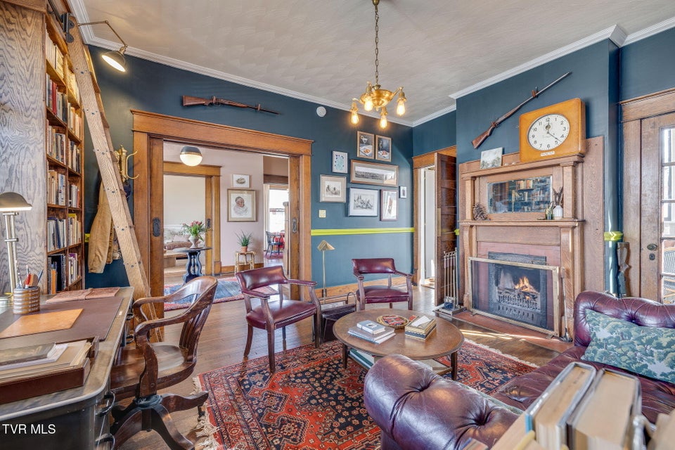 Photo #14: 717 Pine Street