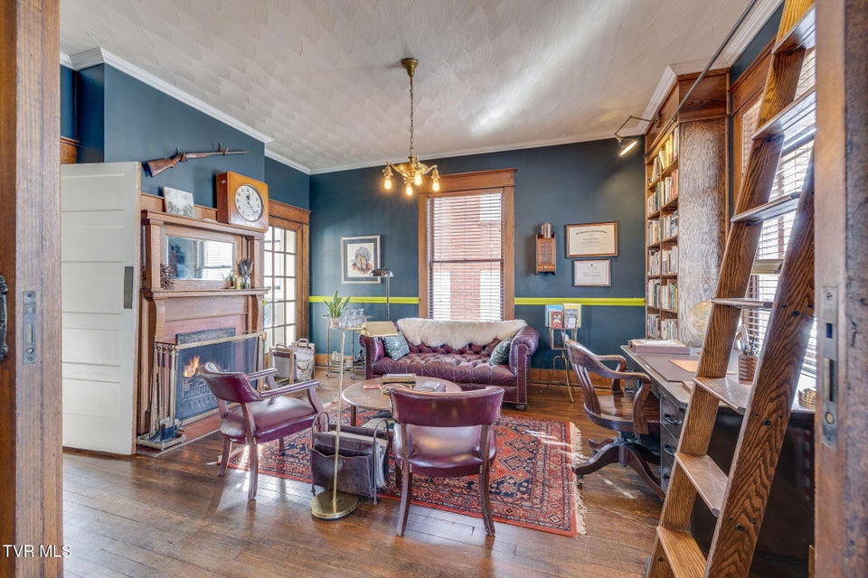 Photo #12: 717 Pine Street