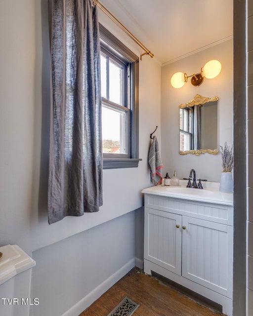 Photo #22: 717 Pine Street