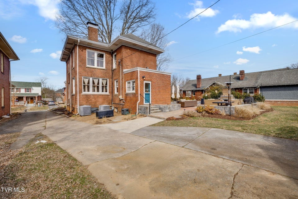 Photo #41: 717 Pine Street