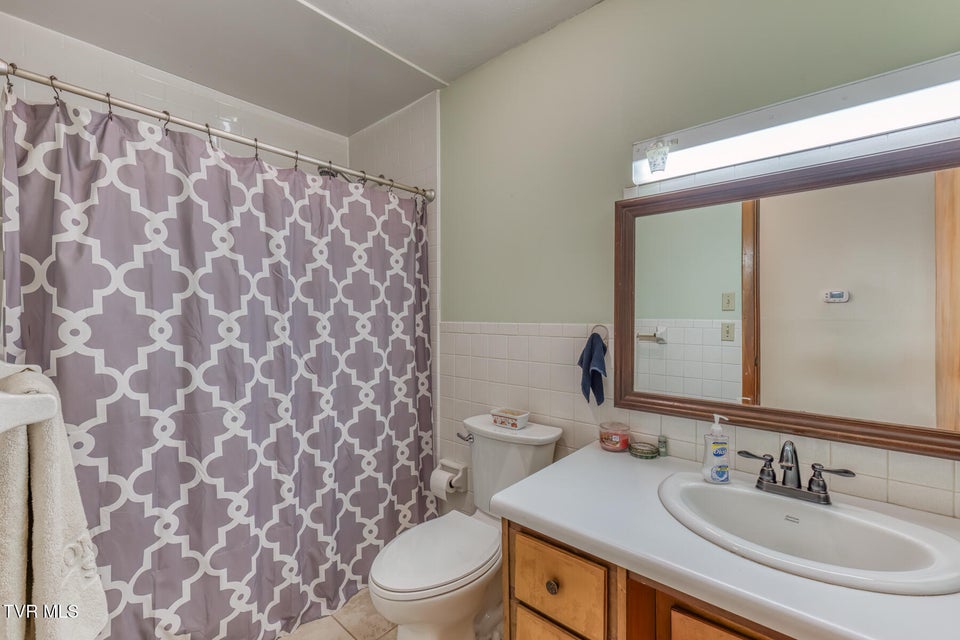 Photo #7: 215 Linda Street