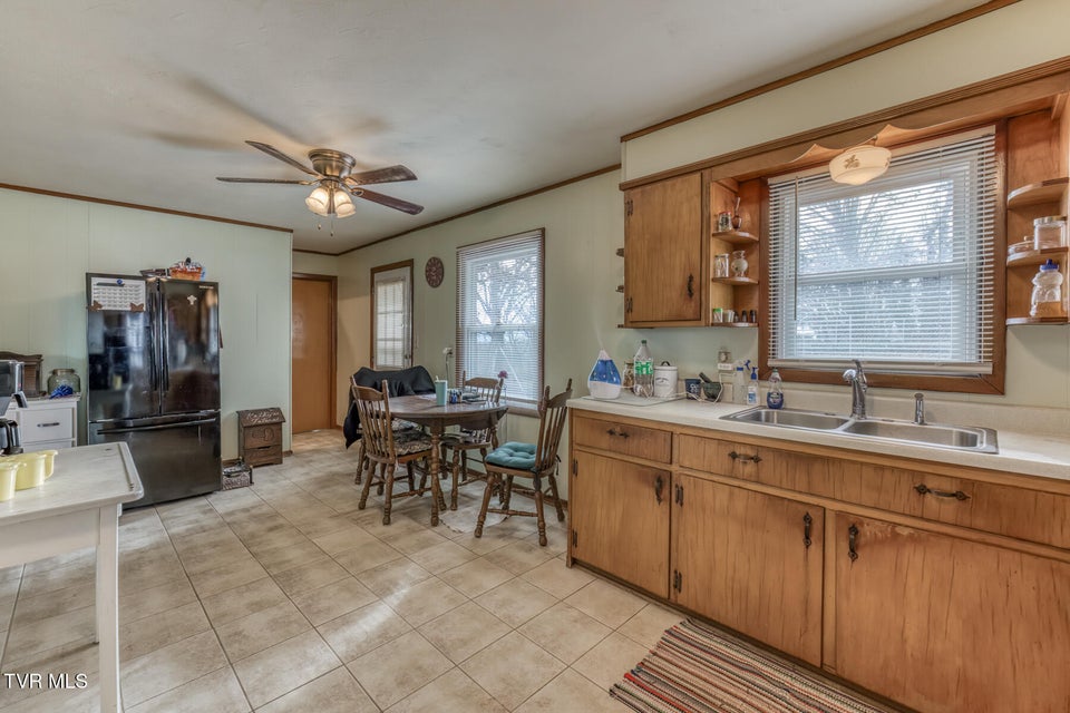 Photo #14: 215 Linda Street