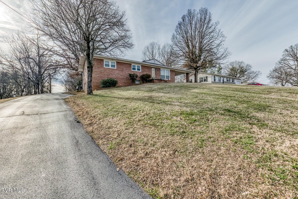 Photo #25: 215 Linda Street