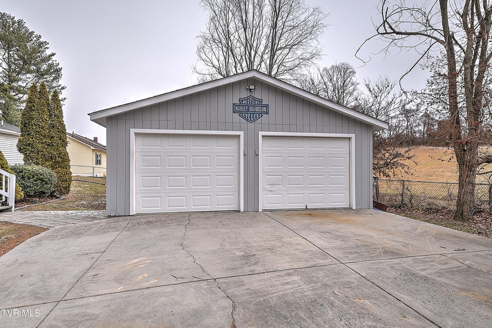 Photo #37: 100 Grubb Lane