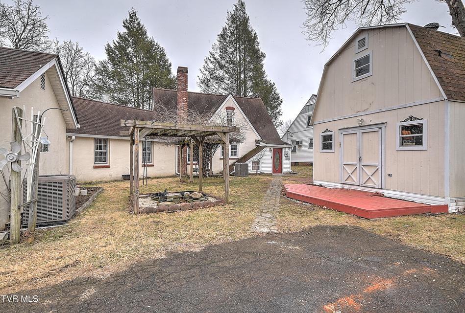 Photo #19: 818 Federal Street