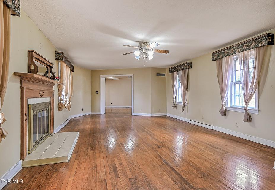 Photo #24: 818 Federal Street