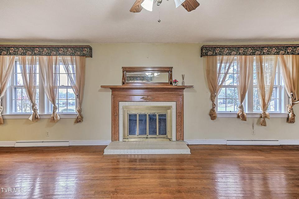 Photo #25: 818 Federal Street