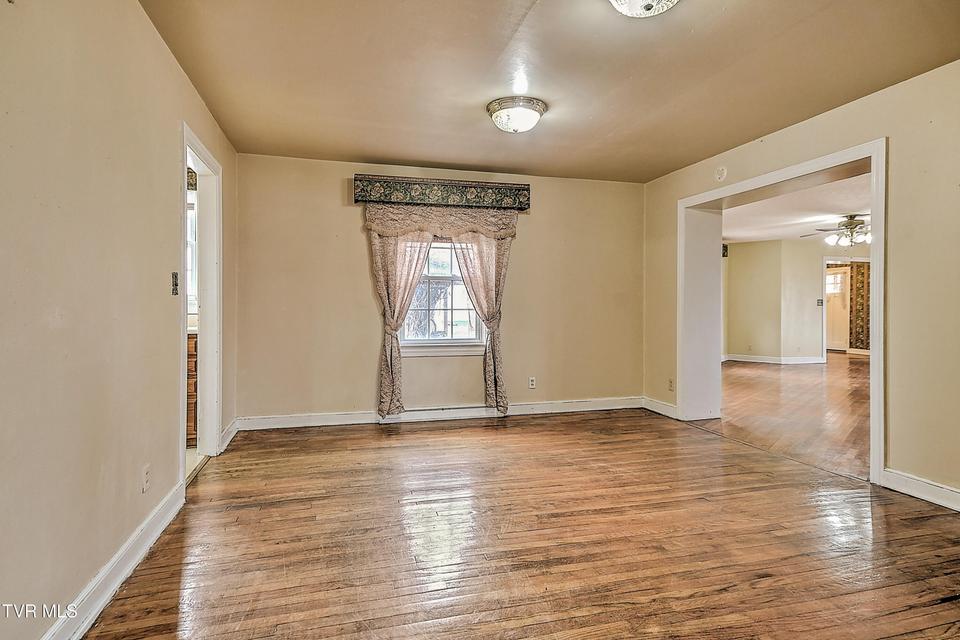 Photo #28: 818 Federal Street