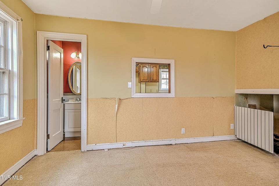 Photo #33: 818 Federal Street