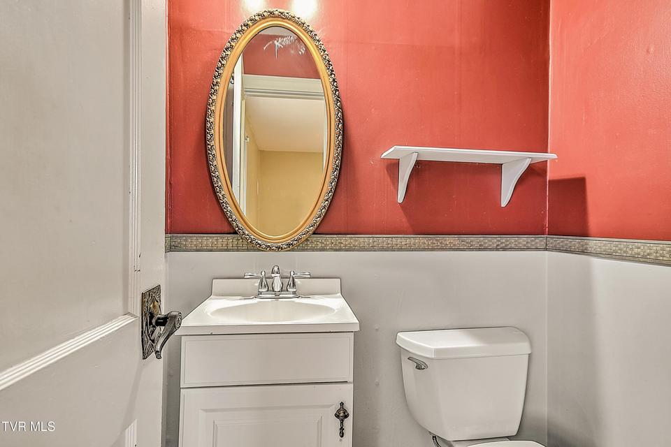 Photo #34: 818 Federal Street