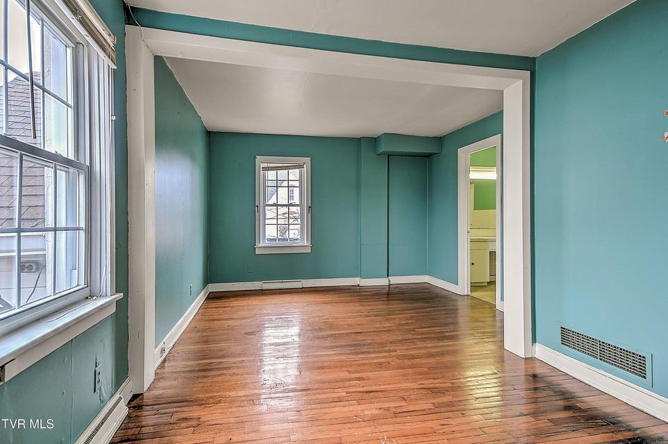 Photo #37: 818 Federal Street