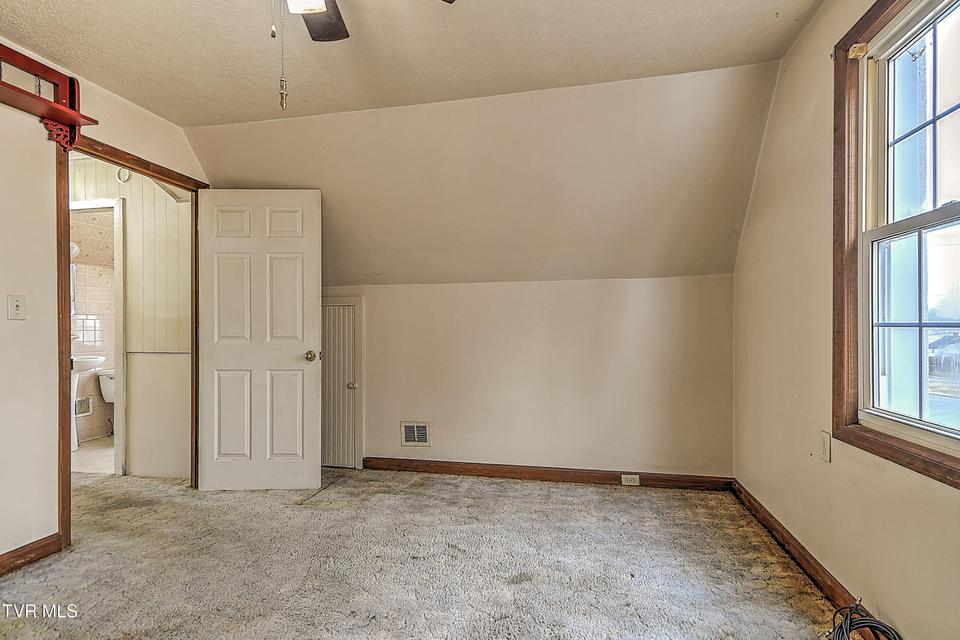 Photo #43: 818 Federal Street