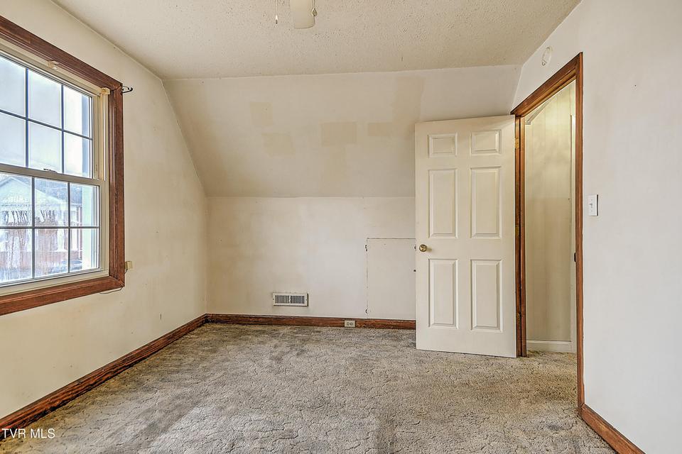 Photo #47: 818 Federal Street