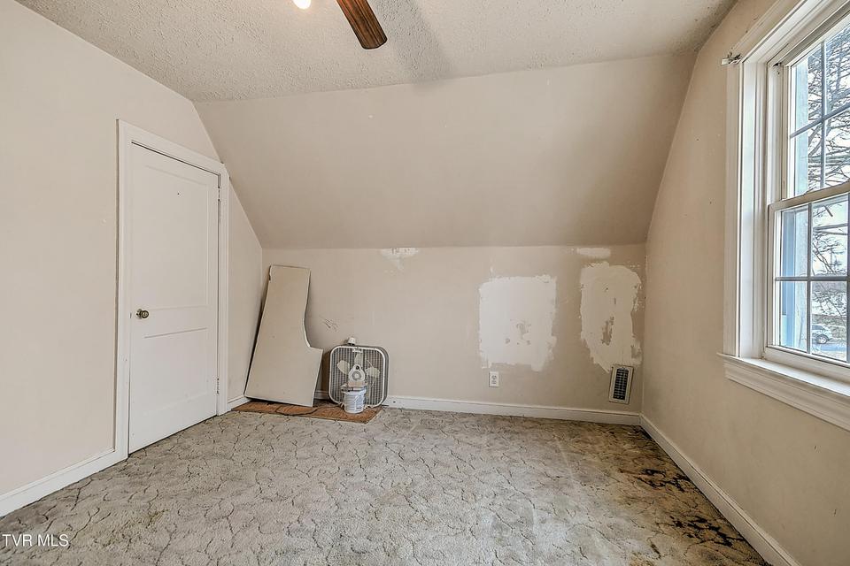 Photo #49: 818 Federal Street